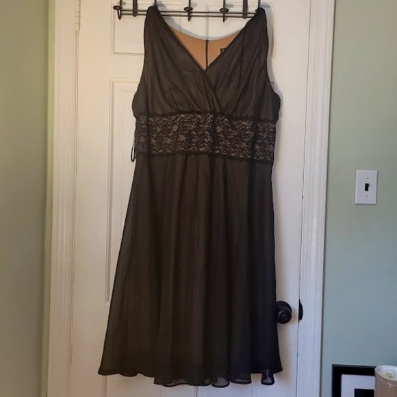 Black Dress - Connected Woman 22W - Picture 1 of 6